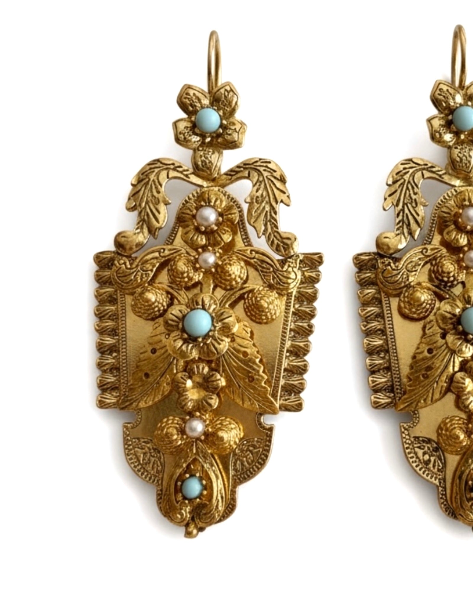 Brincos Gramalheira em Prata Dourada com Pedras Azuis e Brancas