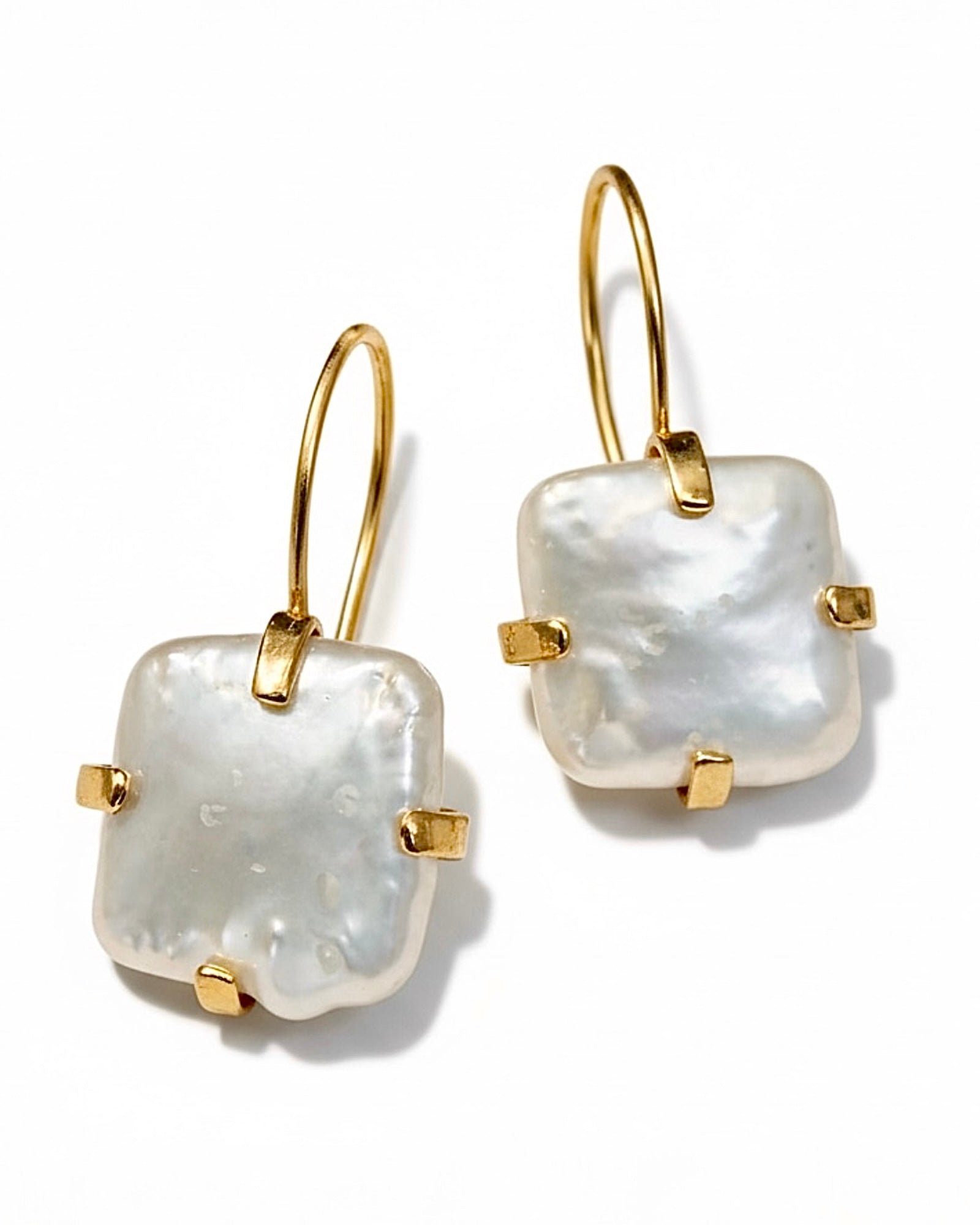 Brincos com Pérola em Prata Dourada