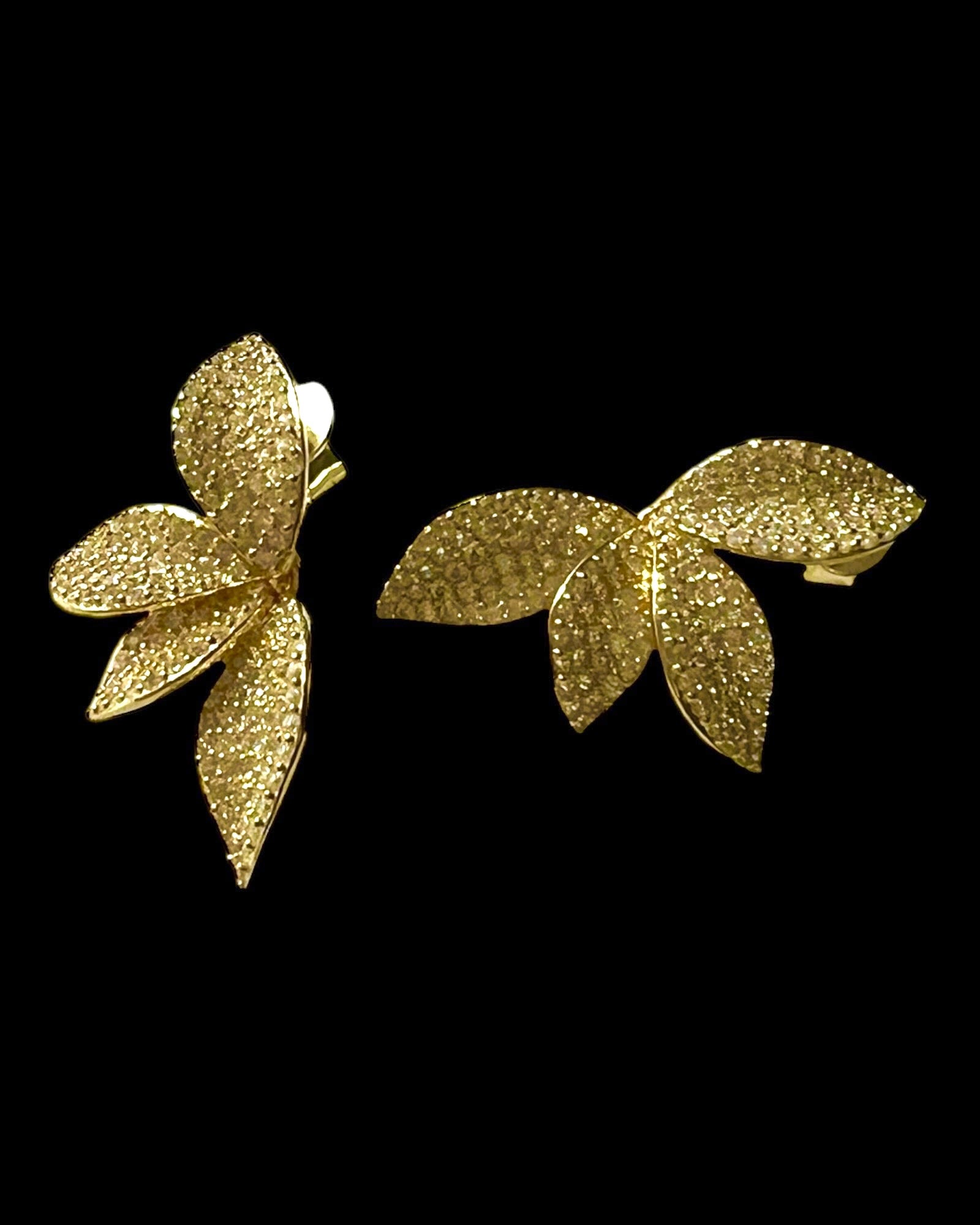 Half Petal Earrings in Gold Plated Silver