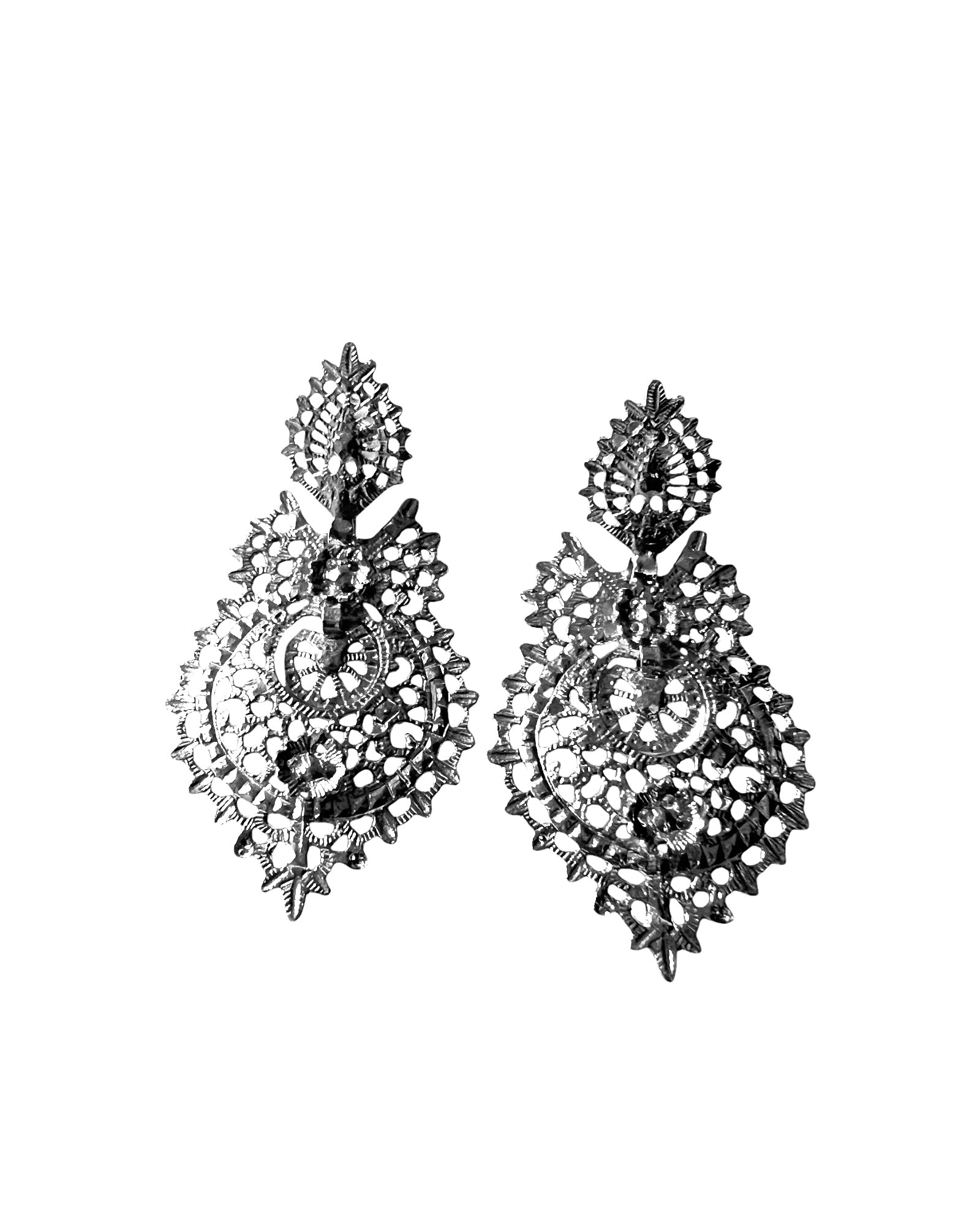 Queen Earrings in Silver