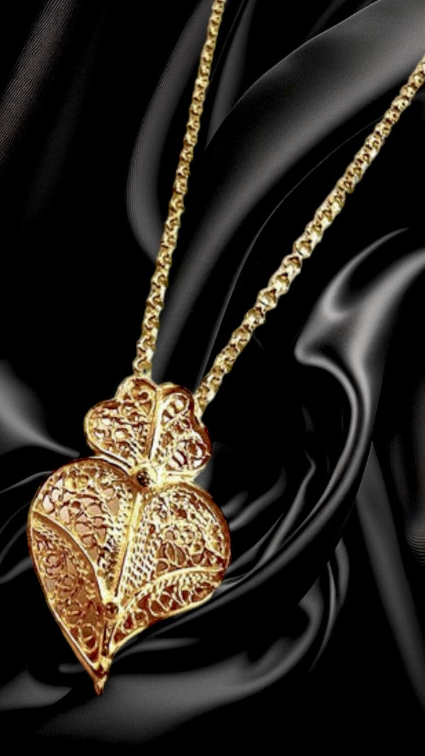 Colar Coração de Viana | Prata Dourada