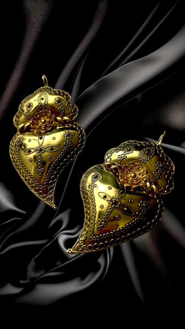 Brincos Coração de Viana Barrocos em Prata Dourada