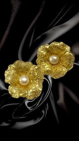 Brincos Flores Pérolas em Prata Dourada