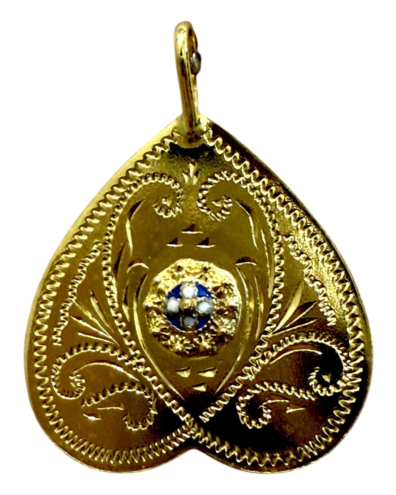 Medalha Borboleta com Caramujo em Prata Dourada