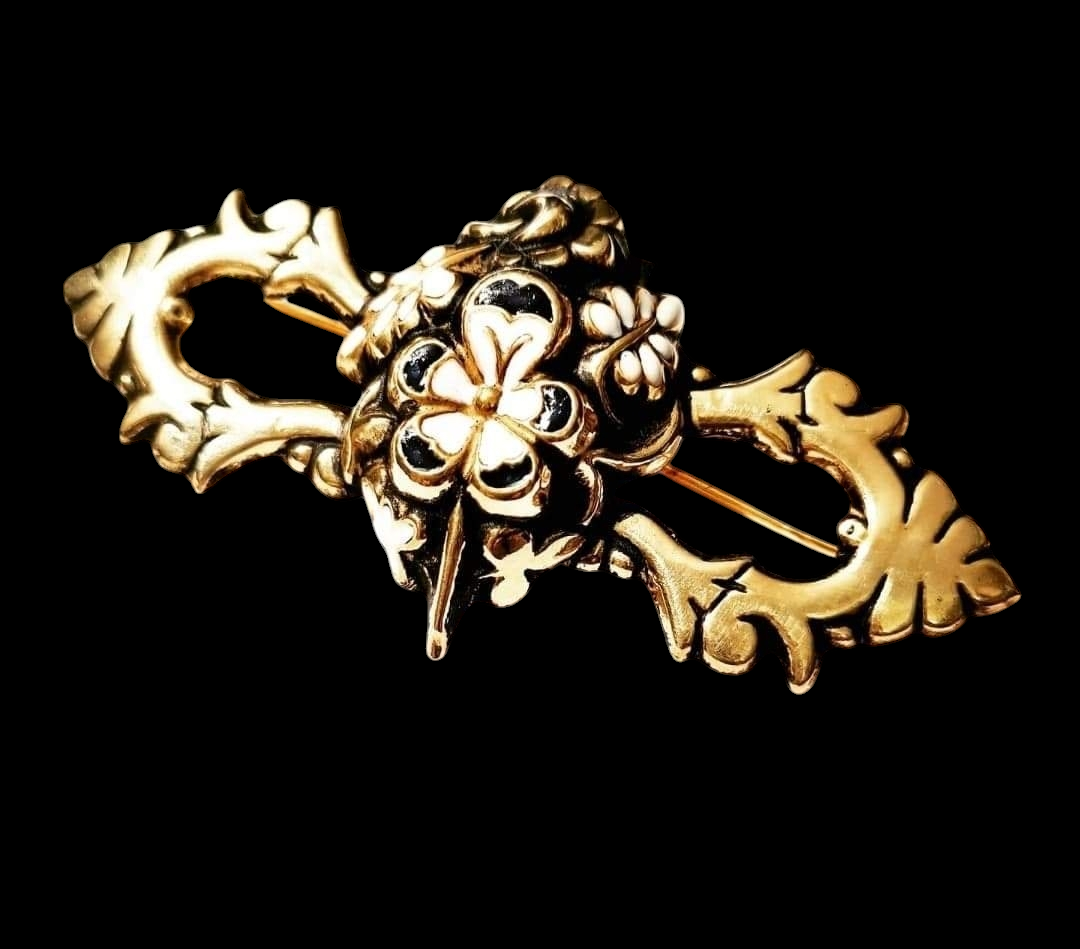 Baroque Brooch in Gold Plated Silver