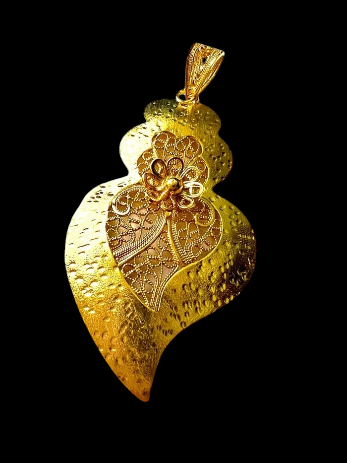 Viana Heart Medal Filigree in Gold Plated Silver