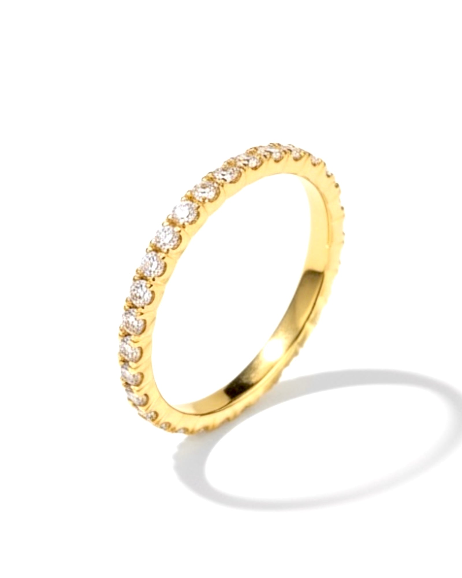 Anel Fino com Brilho em Prata Dourada