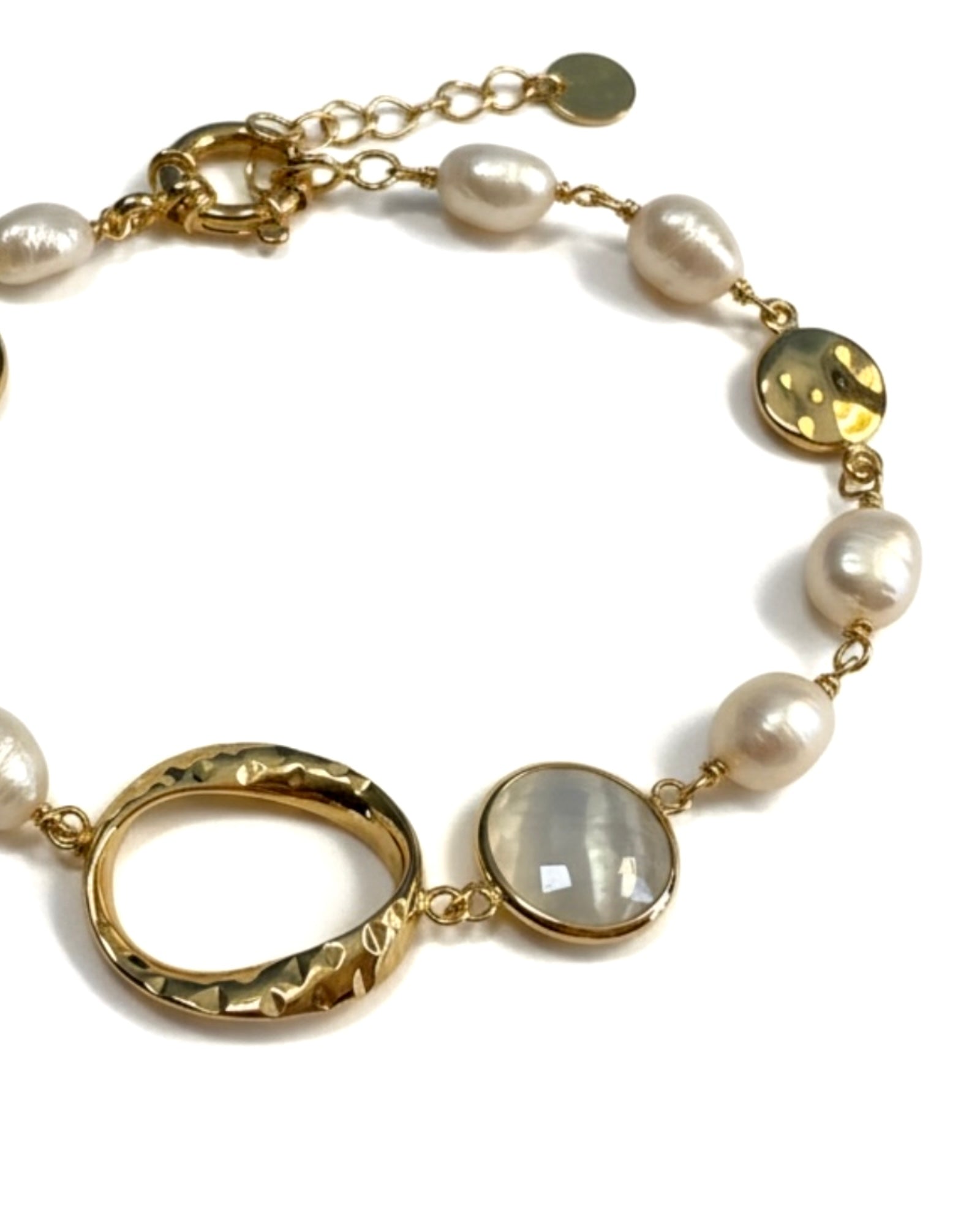 Pulseira de Pérolas com Argola em Prata Dourada e Pedra