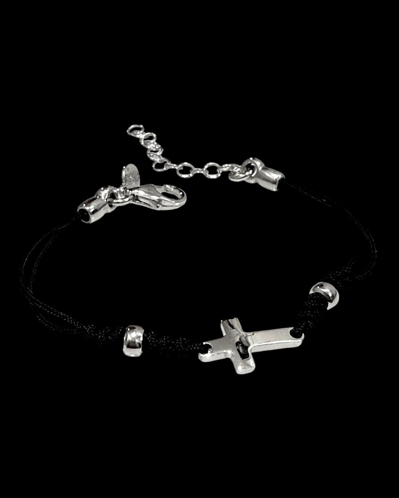 Pulseira em Prata com Cruz e Fio Preto