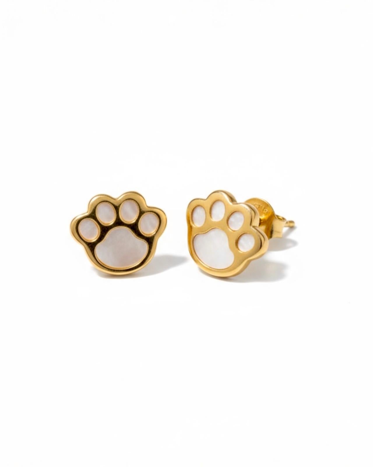 Paw print earrings with mother-of-pearl in gold-plated silver.