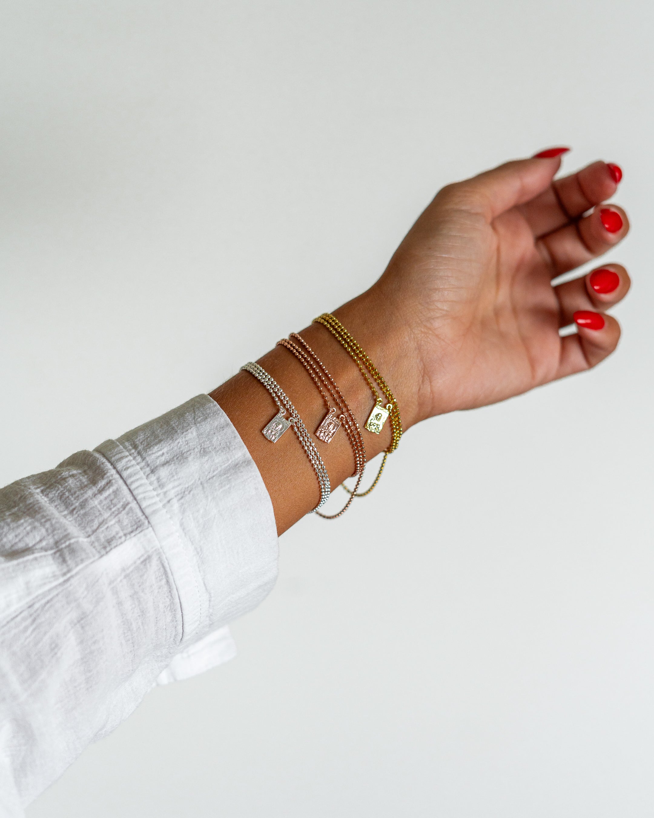 Short Sphere Mesh Scapular in Gold Silver
